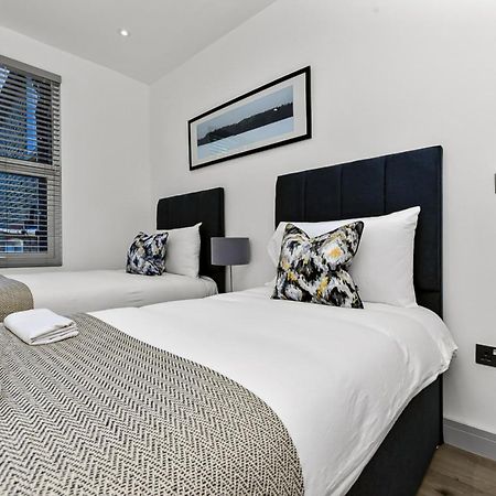 Amazing 2 Bedroom Apartment In Greater London Exterior photo
