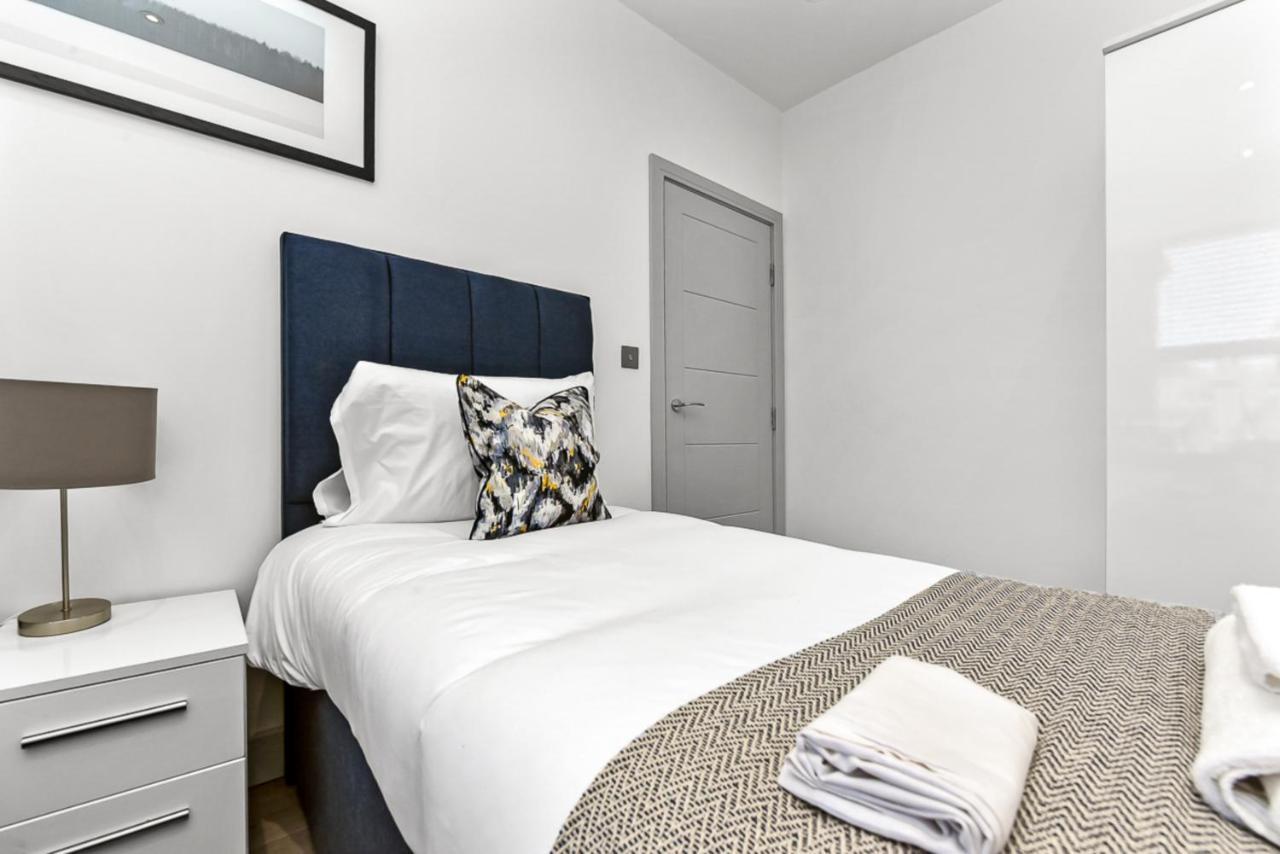 Amazing 2 Bedroom Apartment In Greater London Exterior photo
